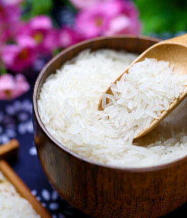 tai rice in a wooden bowl